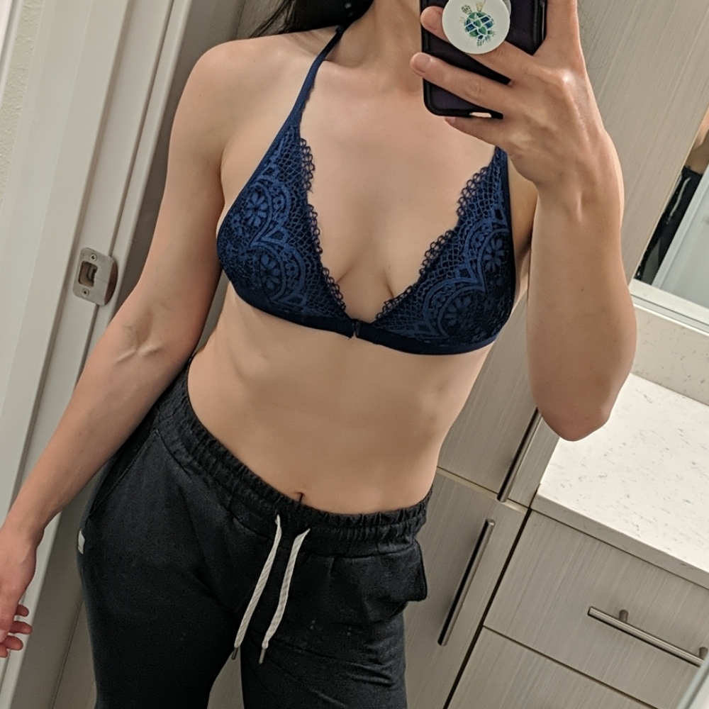 Victoria's Secret T-back plunge lace bralette